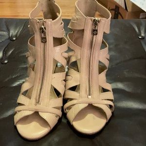 Antonio Melani Beige Size 9.5